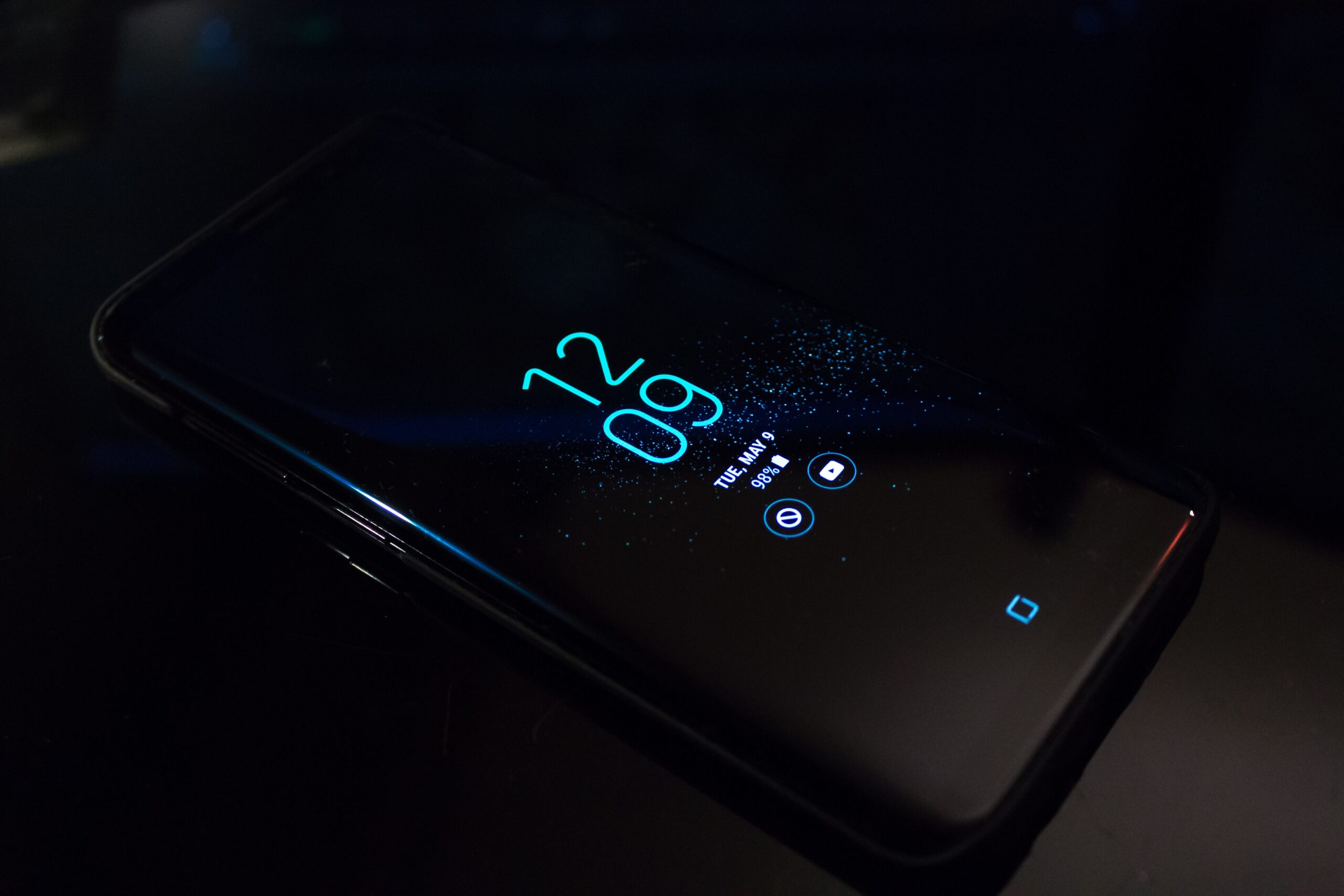 //o2fibra.com/wp-content/uploads/2022/04/smartphone-scaled.jpg